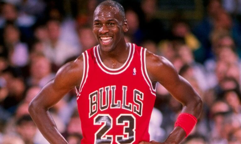Michael Jordan fue el único jugador en tener una racha de 50 puntos en Playoffs.