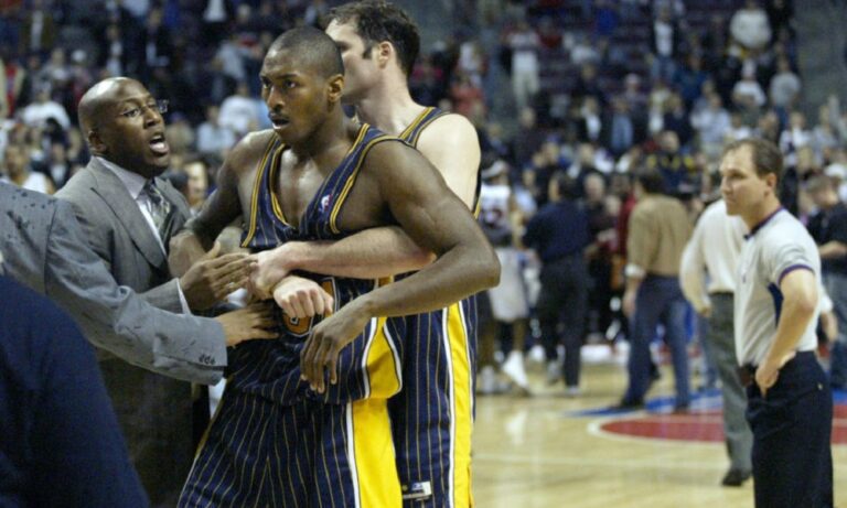 Metta World Peace fue el gran protagonista de Malice at the Palace en noviembre del 2004 (FOTOGRAFÍA gentileza Yahoo Deportes).