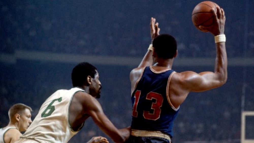 Bill Russell aceptó cobrar un dólar más que Wilt Chamberlain para ser el jugador mejor pago de la NBA.
