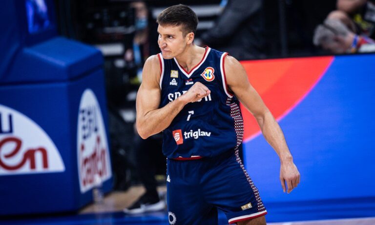 Bogdanovic registró 21 puntos en la victoria de Serbia.