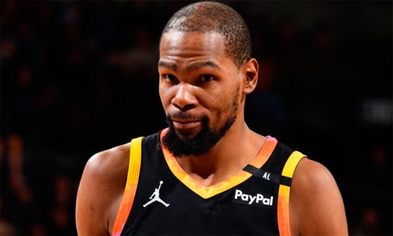 Kevin Durant podría abandonar Phoenix en el futuro cercano. La pregunta es... ¿Hacia dónde? (FOTOGRAFÍA: Gentileza @TheDunkCentral)