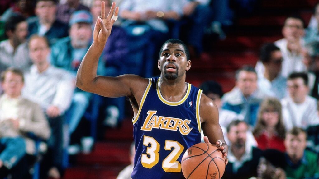 Magic Johnson anotó 19 tiros libres, la mayor cantidad de tiros libres en una mitad de Playoffs.