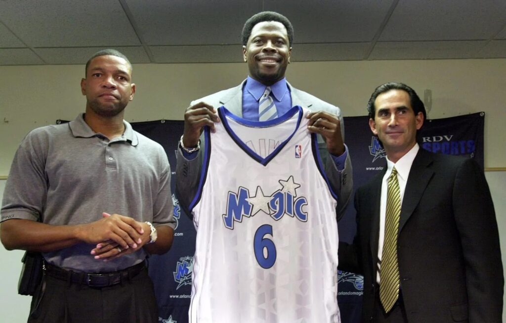Patrick Ewing, el único en vestir la camiseta número 6, la única de las retiradas por el Magic.