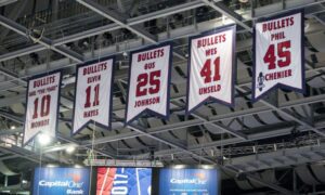 Phil Chenier fue el último en sumarse a las camisetas retiradas de los Wizards.